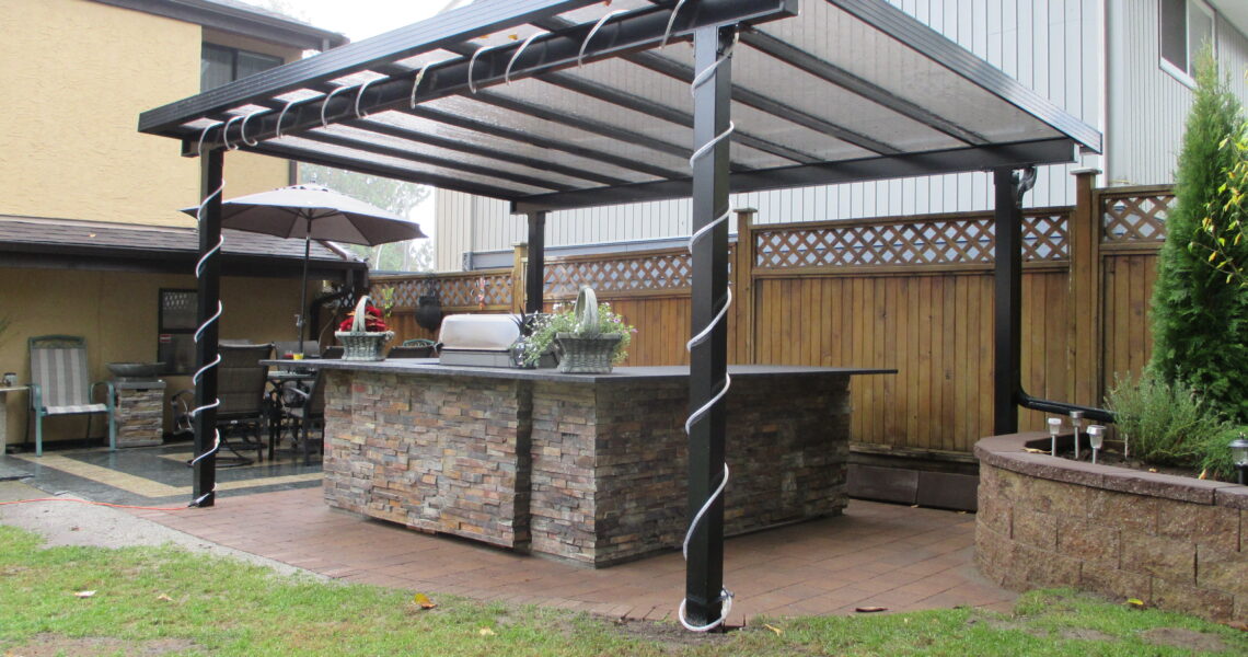 Outdoor Kitchen